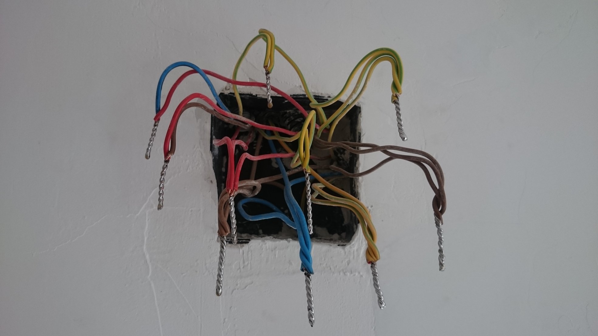 Tipuri de conexiuni electrice